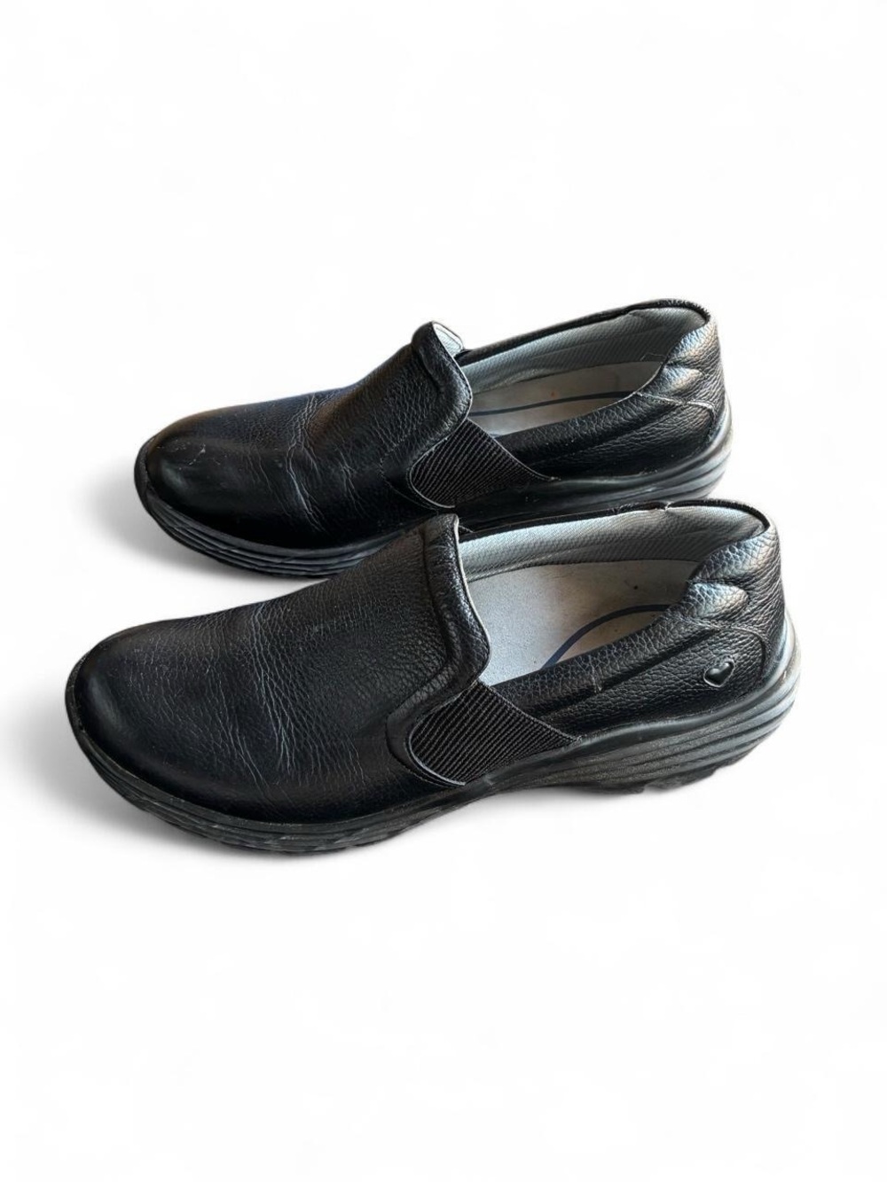 ✨Nurse Mates  Black leather slip-on shoes with heart-shaped detail✨